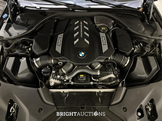 BMW M550i xDrive 4.4 V8 High Executive M-Sport 530pk 2020 5-serie G30, L-618-KL