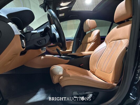 BMW M550i xDrive 4.4 V8 High Executive M-Sport 530pk 2020 5-serie G30, L-618-KL