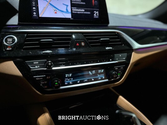 BMW M550i xDrive 4.4 V8 High Executive M-Sport 530pk 2020 5-serie G30, L-618-KL