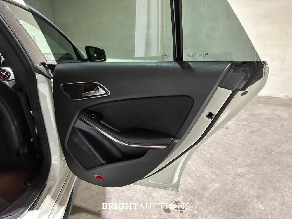 Mercedes-Benz CLA45 AMG 4Matic 381pk 2015 CLA-klasse Shooting Brake, T-450-LK