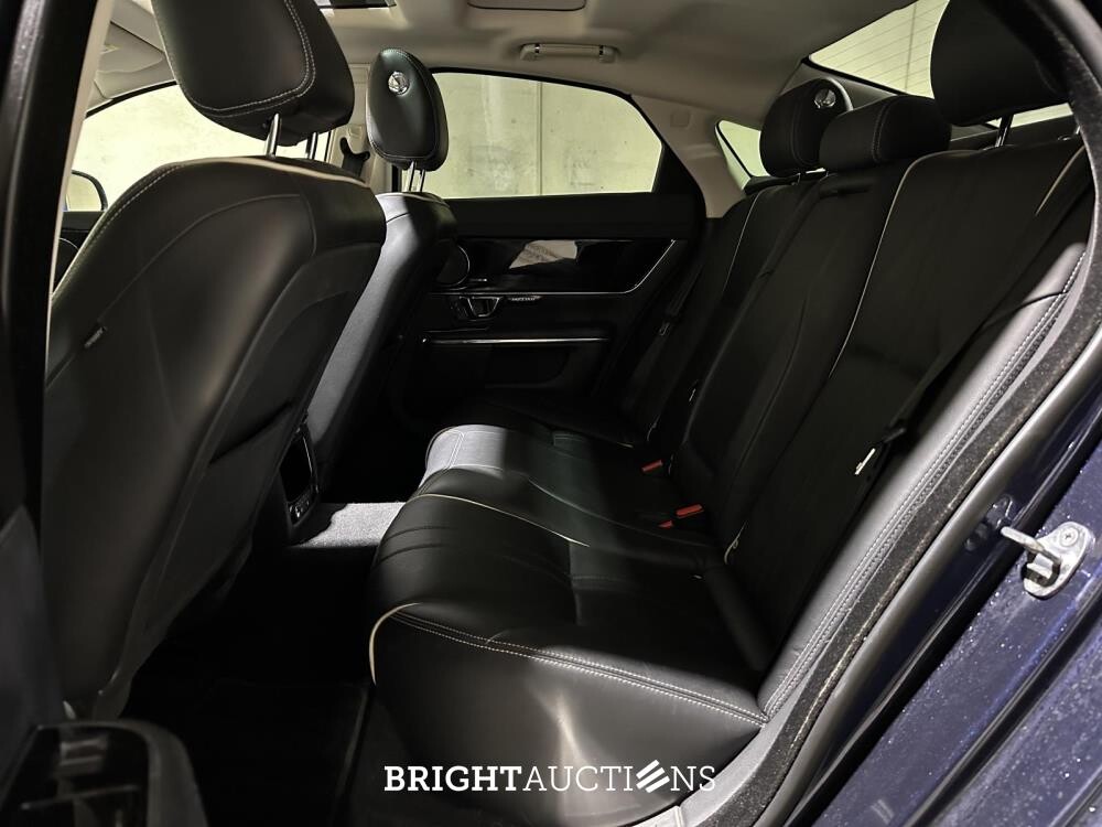 Jaguar XJ 3.0 D Premium Luxury 300pk 2016, RV-612-X