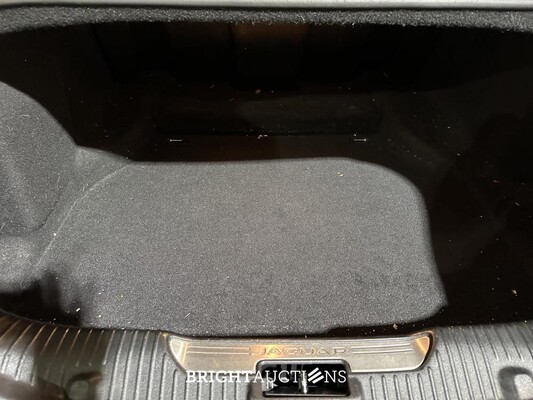 Jaguar XJ 3.0 D Premium Luxury 300pk 2016, RV-612-X