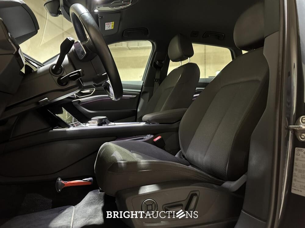 Audi e-tron 55 Quattro Business Edition 95 kWh 408pk 2020 (Origineel-NL + 1e Eigenaar) K-739-JJ