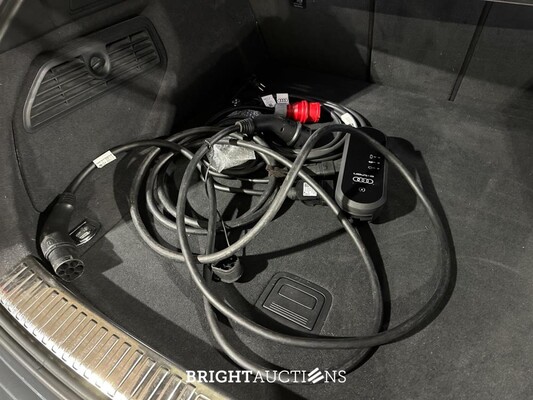Audi e-tron 55 Quattro Business Edition 95 kWh 408pk 2020 (Origineel-NL + 1e Eigenaar) K-739-JJ