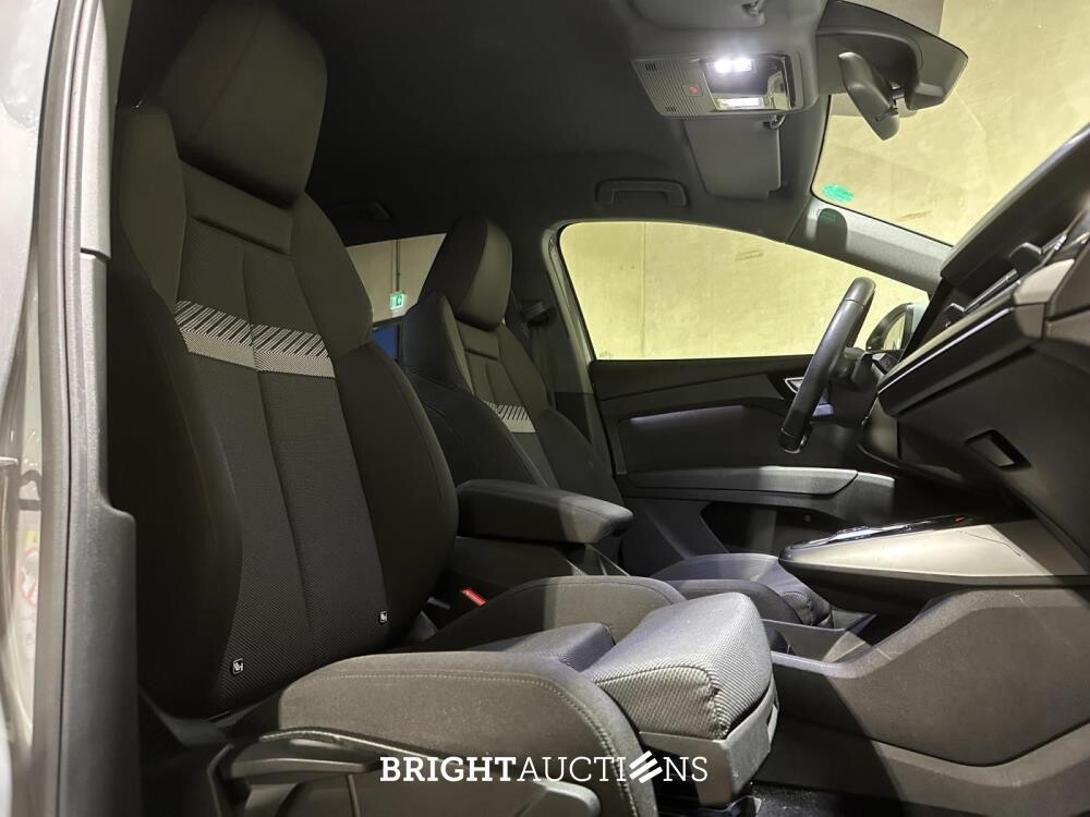 Audi Q4 e-tron 40 Launch edition Advanced 77 kWh 204pk 2021 (Origineel-NL + 1e Eigenaar), N-401-PG