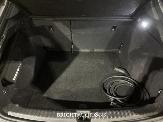 Audi Q4 e-tron 40 Launch edition Advanced 77 kWh 204pk 2021 (Origineel-NL + 1e Eigenaar), N-401-PG