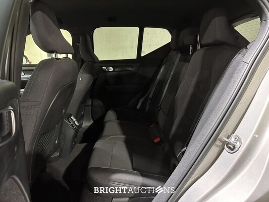 Volvo XC40 Recharge Core 70 kWh 231pk 2022 (Origineel-NL + 1e Eigenaar), R-491-BZ