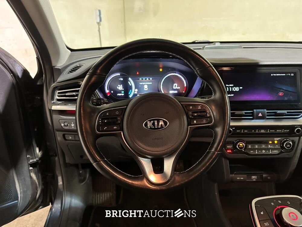 Kia e-Niro DynamicLine 64 kWh 204pk 2020 (Origineel-NL+1e eigenaar), J-072-TK