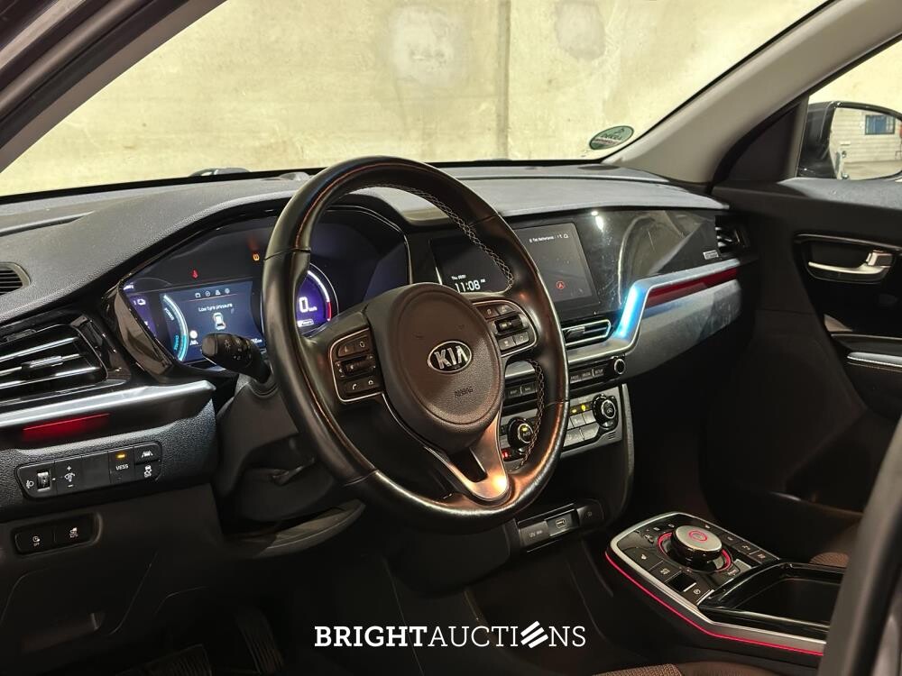 Kia e-Niro DynamicLine 64 kWh 204pk 2020 (Origineel-NL+1e eigenaar), J-072-TK