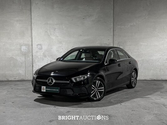 Mercedes-Benz A250 e Business Solution Luxury Limited 218pk 2020 (Origineel-NL + 1e Eigenaar) A-klasse, J-849-SG