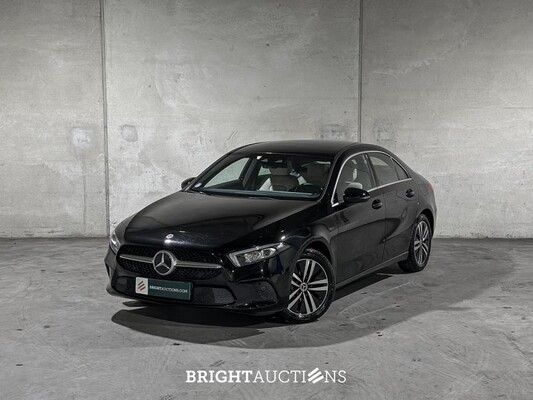 Mercedes-Benz A250 e Business Solution Luxury Limited 218pk 2020 (Origineel-NL + 1e Eigenaar) A-klasse, J-849-SG