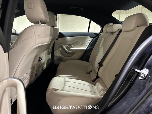 Mercedes-Benz A250 e Business Solution Luxury Limited 218pk 2020 (Origineel-NL + 1e Eigenaar) A-klasse, J-849-SG