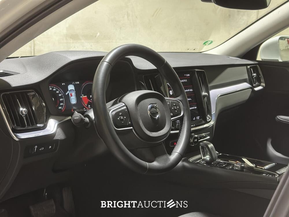 Volvo V60 2.0 T6 Recharge AWD Inscription Expression 340pk 2021 Plug-In Hybrid (Origineel-NL + 1e Eigenaar), N-828-HZ