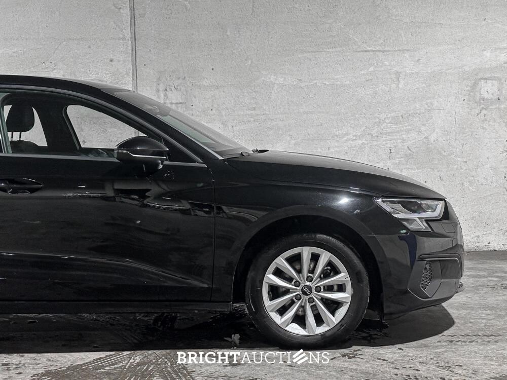Audi A3 Limousine 35 TFSI Pro Line 150pk 2023 (Origineel-NL + 1e Eigenaar), X-645-JF
