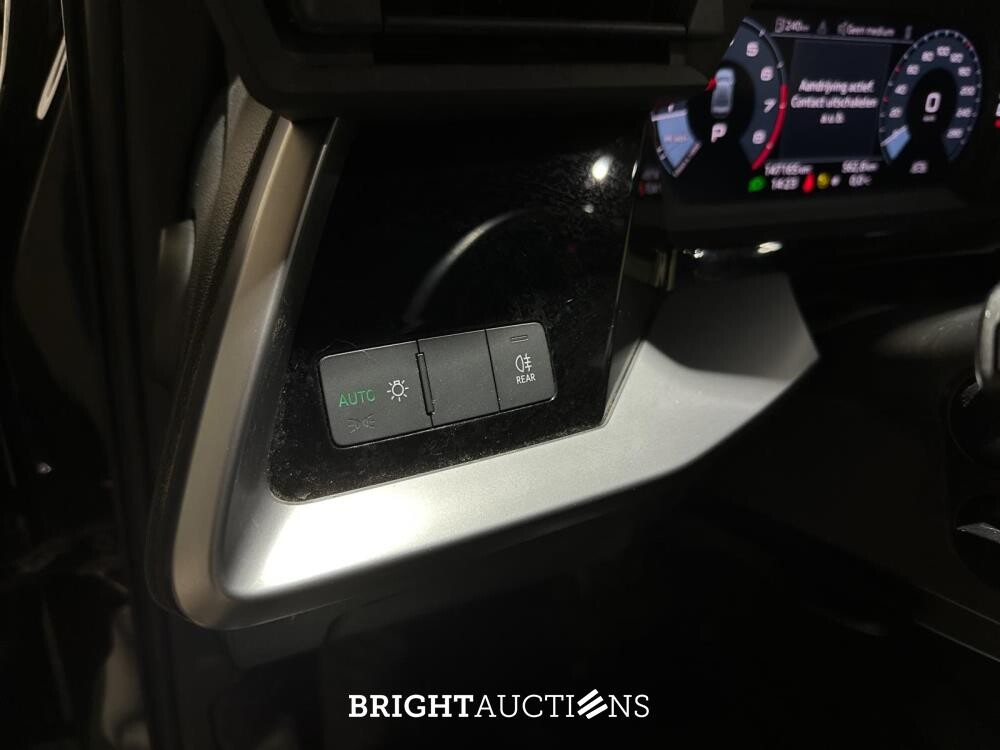 Audi A3 Limousine 35 TFSI Pro Line 150pk 2023 (Origineel-NL + 1e Eigenaar), X-645-JF