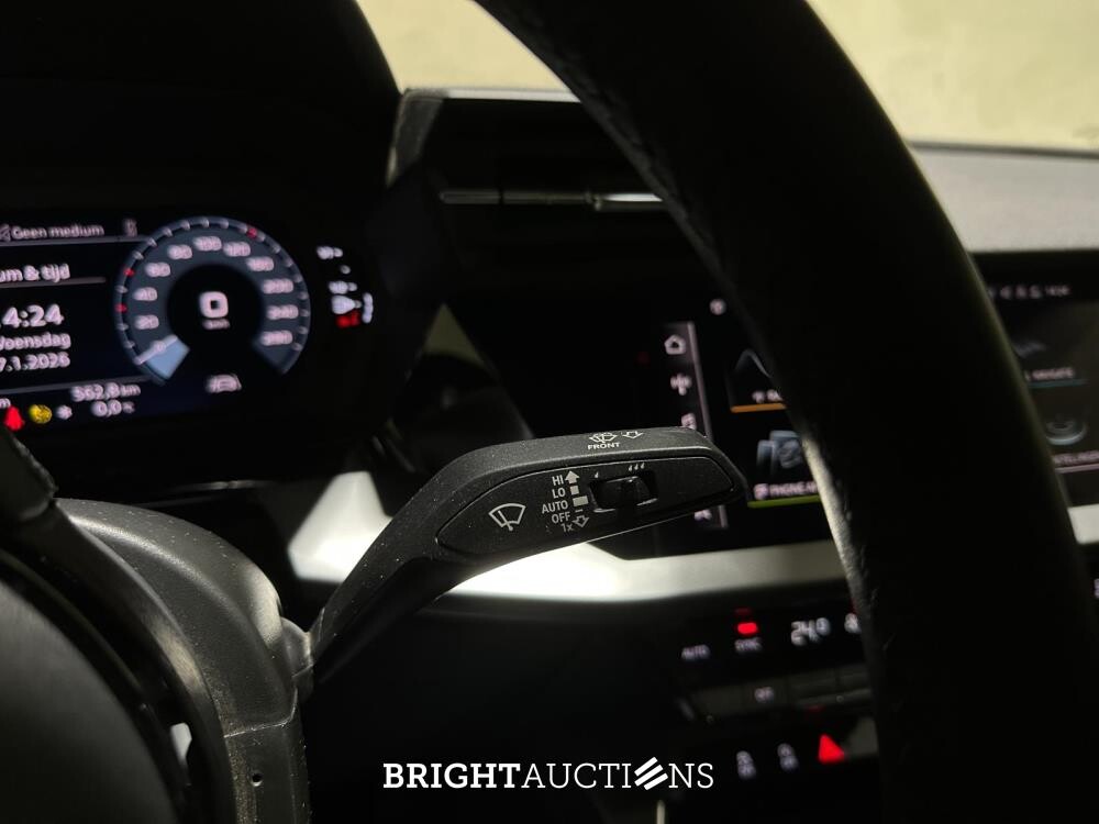 Audi A3 Limousine 35 TFSI Pro Line 150pk 2023 (Origineel-NL + 1e Eigenaar), X-645-JF