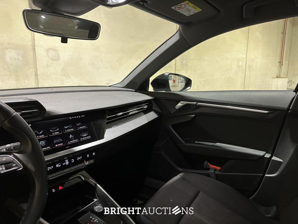 Audi A3 Limousine 35 TFSI Pro Line 150pk 2023 (Origineel-NL + 1e Eigenaar), X-645-JF