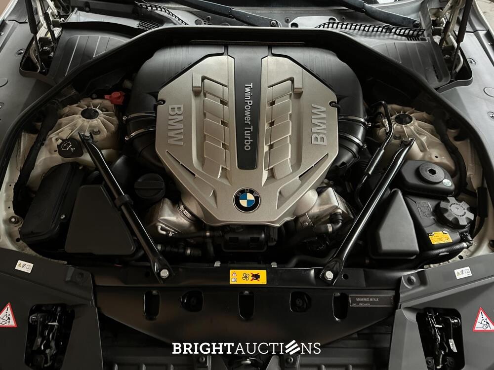 BMW ActiveHybrid7 F04 4.4 V8 465hp 2011 F04 Youngtimer