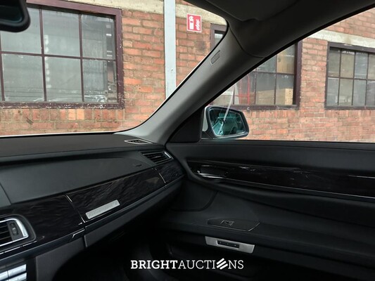 BMW ActiveHybrid7 F04 4.4 V8 465hp 2011 F04 Youngtimer