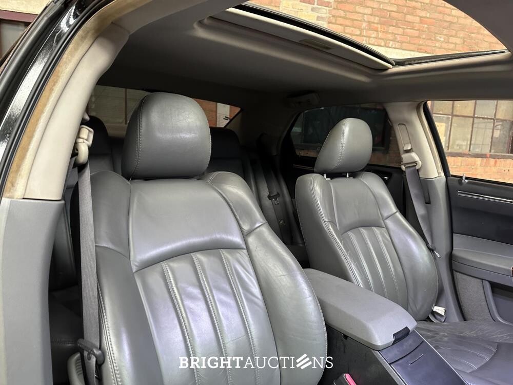 Chrysler 300C HEMI 5.7 V8 340PK 2005 