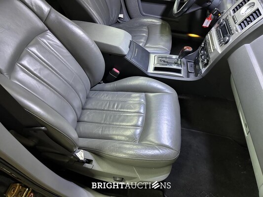 Chrysler 300C HEMI 5.7 V8 340PK 2005 