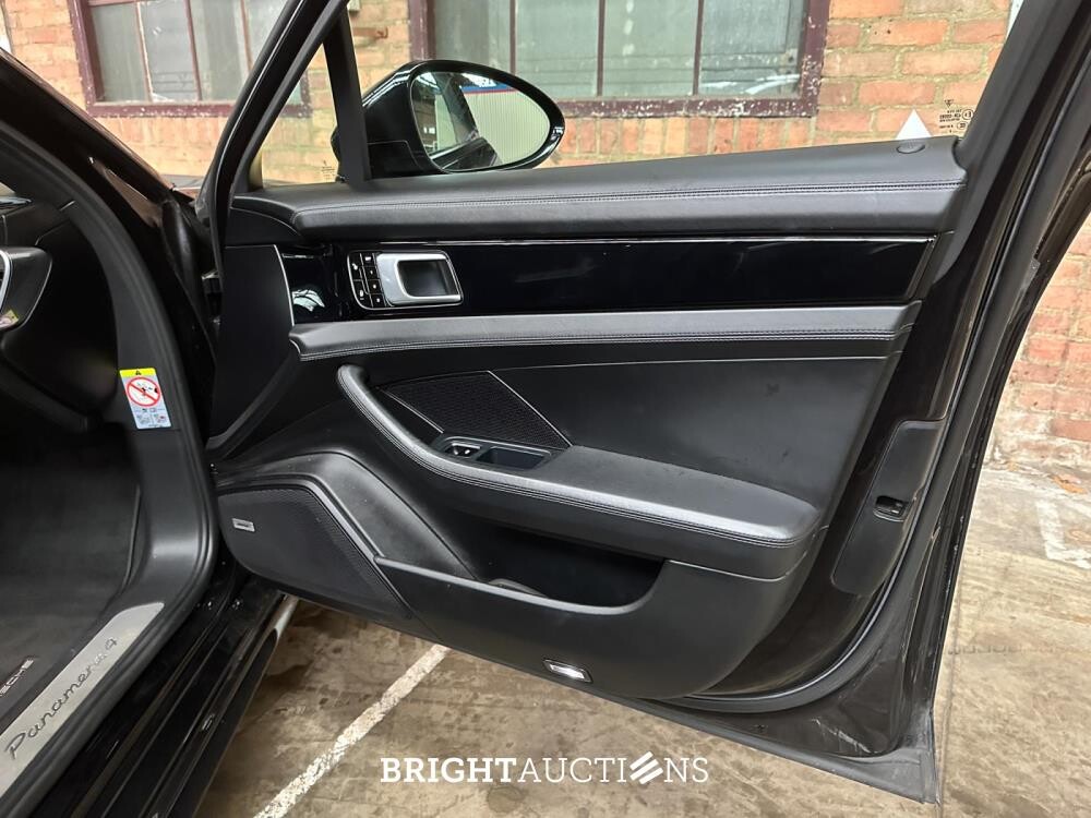 Porsche Panamera Sport Turismo 4 E-Hybrid 2.9 V6 462pk 2018, G-856-XL