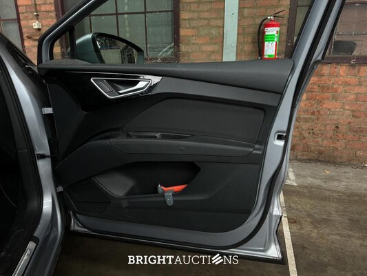 Audi Q4 e-tron 40 Launch edition Advanced Plus 77 kWh 204pk 2021 (Origineel-NL+1e eigenaar), N-596-TN