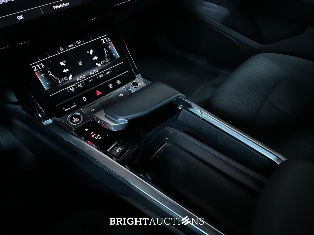 Audi e-tron 55 quattro Business edition 95 kWh 408pk 2020 (Origineel-NL+1e eigenaar), K-611-KJ