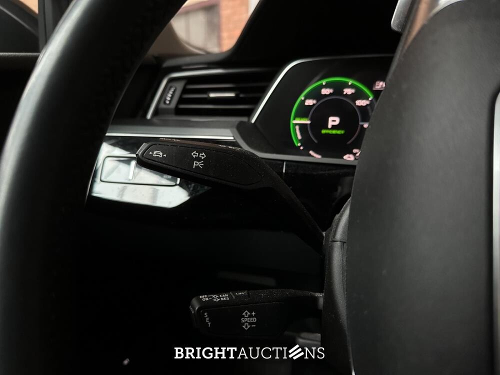 Audi e-tron 55 quattro Business edition 95 kWh 408pk 2020 (Origineel-NL+1e eigenaar), K-611-KJ