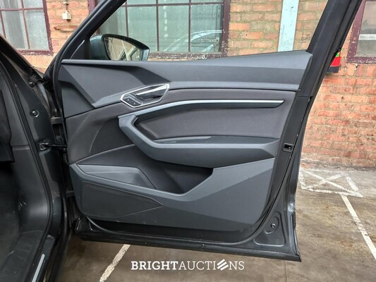 Audi e-tron 55 quattro Business edition 95 kWh 408pk 2020 (Origineel-NL+1e eigenaar), K-611-KJ
