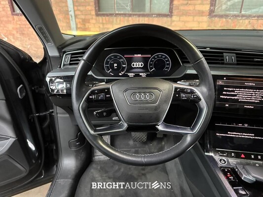 Audi e-tron 55 quattro Business edition 95 kWh 408pk 2020 (Origineel-NL+1e eigenaar), K-611-KJ