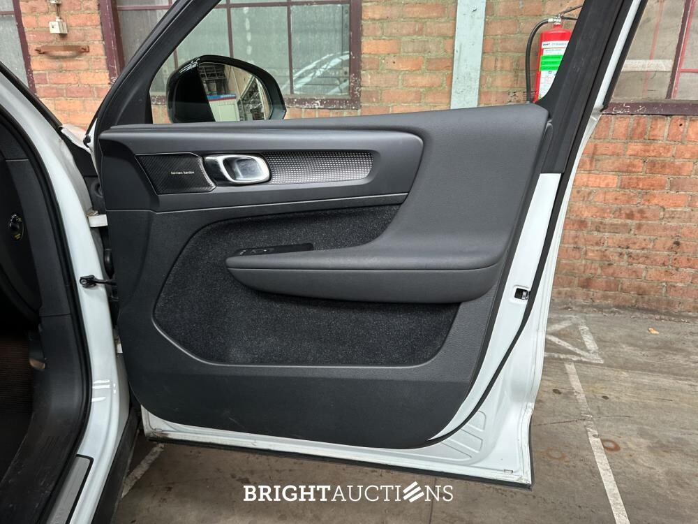 Volvo XC40 Recharge P8 AWD R-Design 408hp 2020 (Original-NL+1st owner), K-341-FK