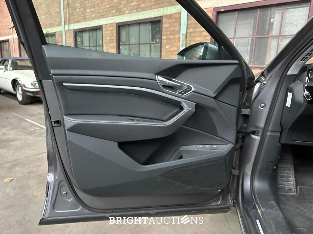 Audi e-tron Sportback 50 quattro Business edition Plus 71 kWh 313hp 2020 (Original-NL), K-606-HZ