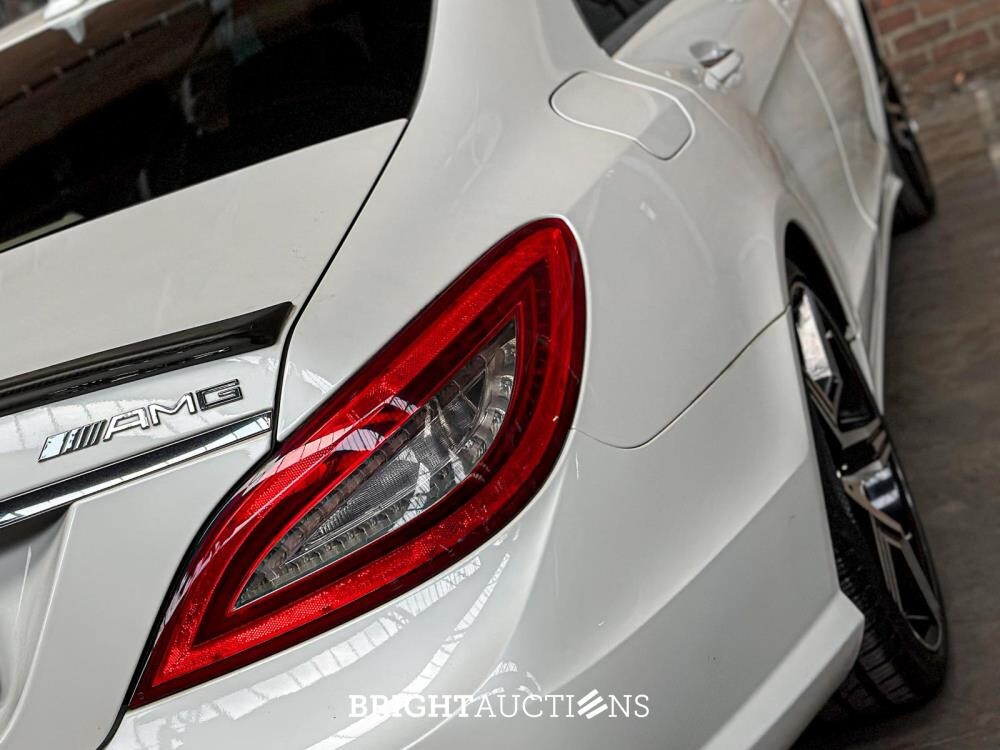 Mercedes-Benz CLS63 AMG 5.5 V8 525hp 2012 CLS-Klasse (53.000 KM)
