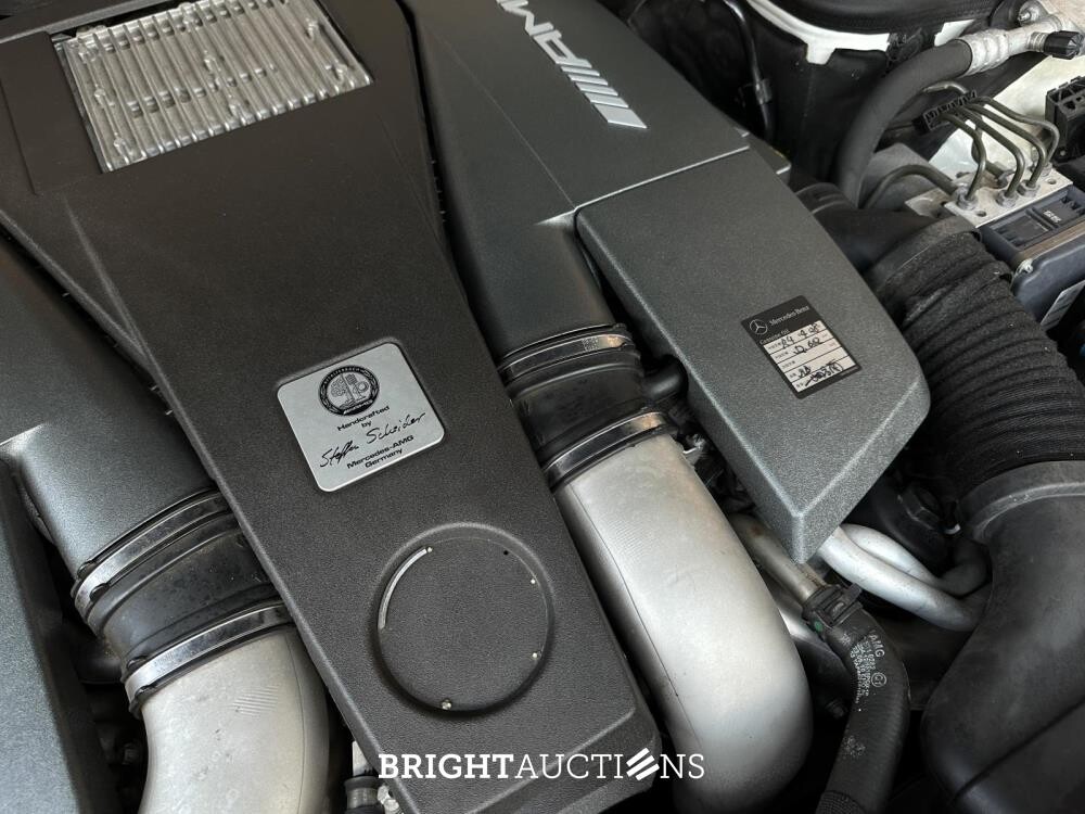 Mercedes-Benz CLS63 AMG 5.5 V8 525hp 2012 CLS-Klasse (53.000 KM)
