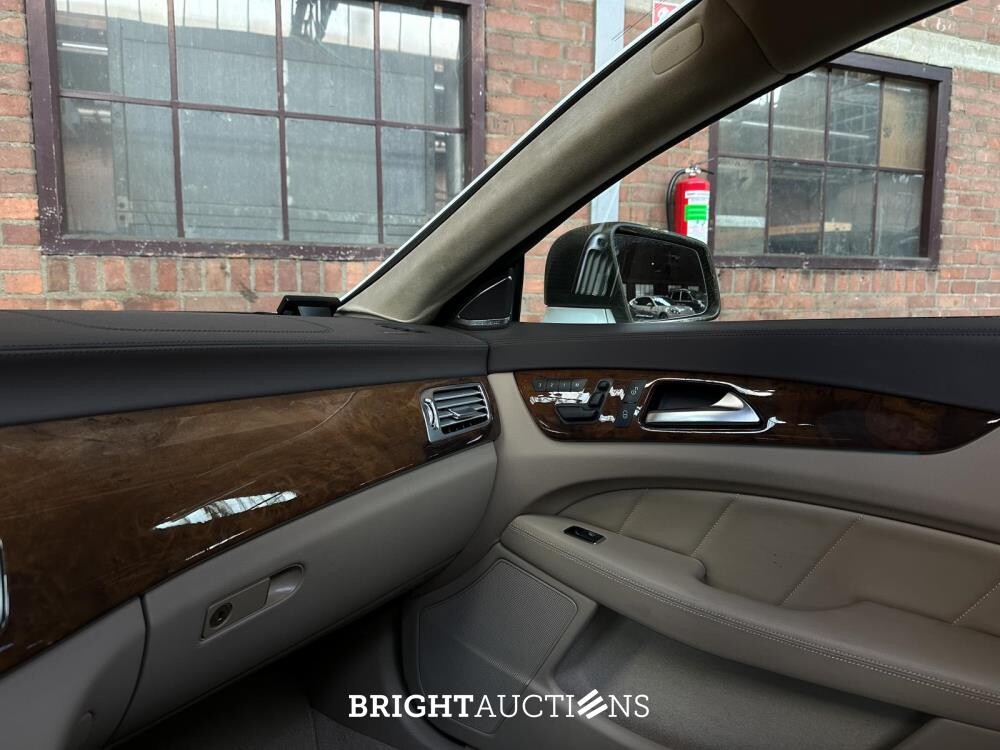 Mercedes-Benz CLS63 AMG 5.5 V8 525hp 2012 CLS-Klasse (53.000 KM)
