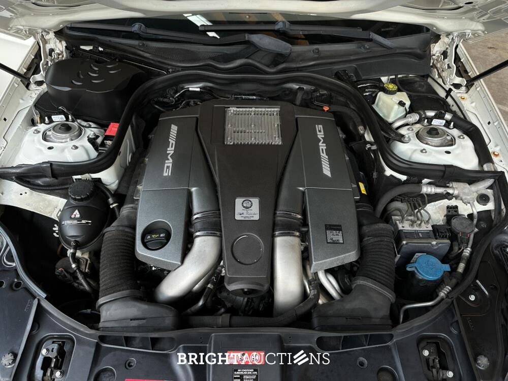 Mercedes-Benz CLS63 AMG 5.5 V8 525hp 2012 CLS-Klasse (53.000 KM)
