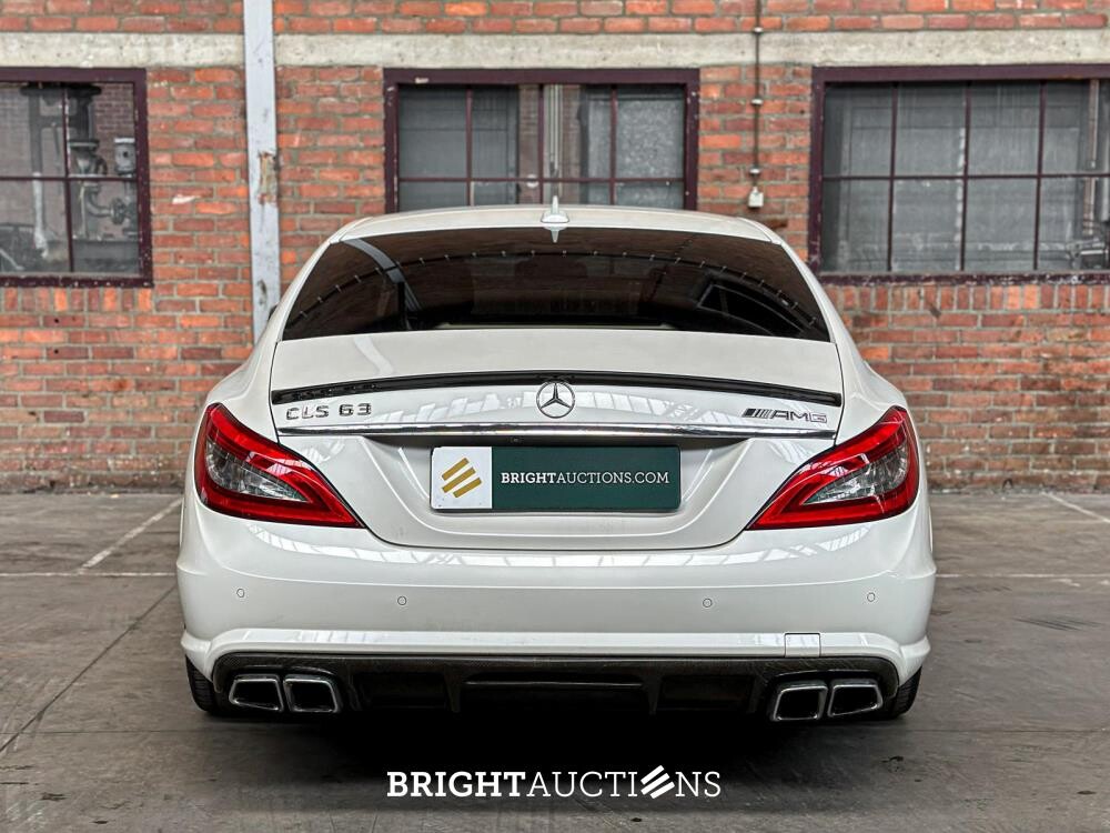 Mercedes-Benz CLS63 AMG 5.5 V8 525hp 2012 CLS-Klasse (53.000 KM)
