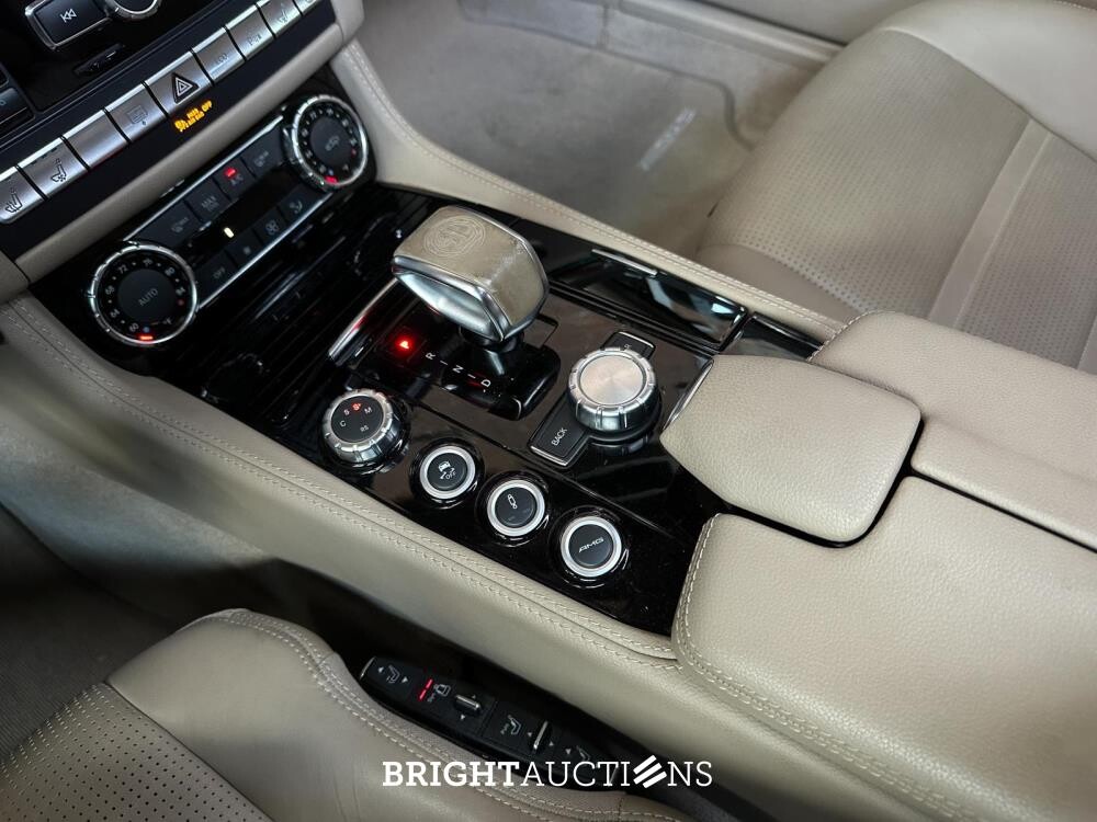 Mercedes-Benz CLS63 AMG 5.5 V8 525hp 2012 CLS-Klasse (53.000 KM)
