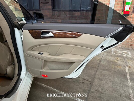 Mercedes-Benz CLS63 AMG 5.5 V8 525hp 2012 CLS-Klasse (53.000 KM)
