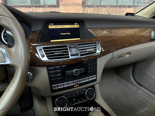 Mercedes-Benz CLS63 AMG 5.5 V8 525hp 2012 CLS-Klasse (53.000 KM)
