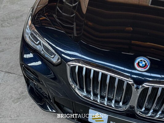 BMW X5 xDrive45e M-Sport 50 Jahre 6-cilinder 394pk 2023, X-243-GJ