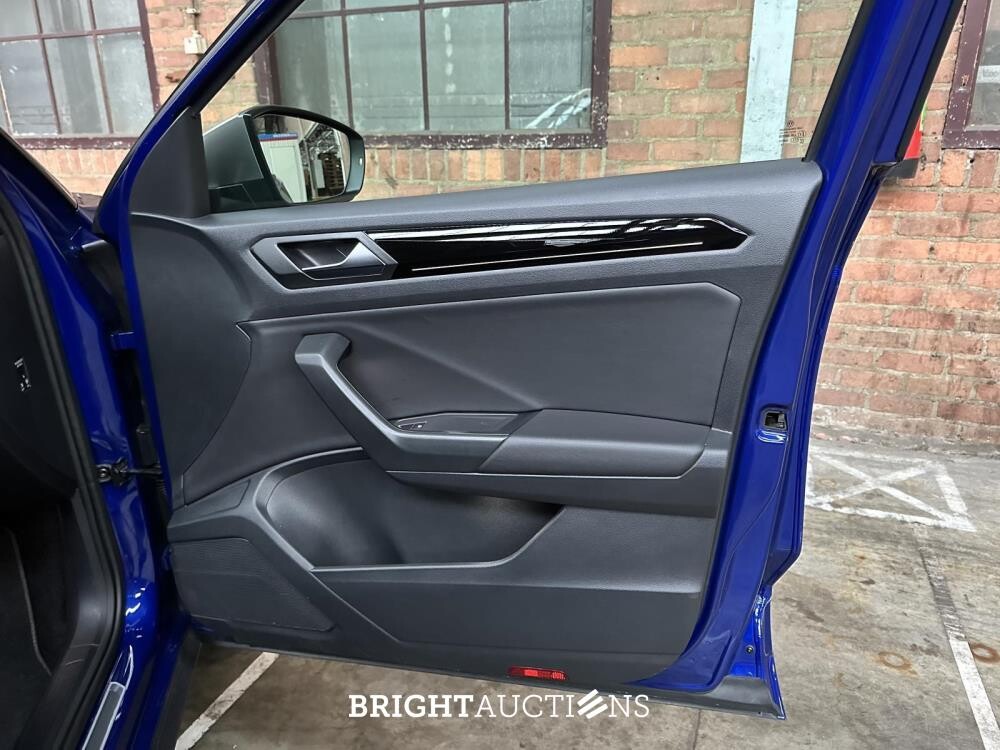 Volkswagen T-Roc R 2.0 TSI 4Motion -AKRAPOVIC- 300hp 2020
