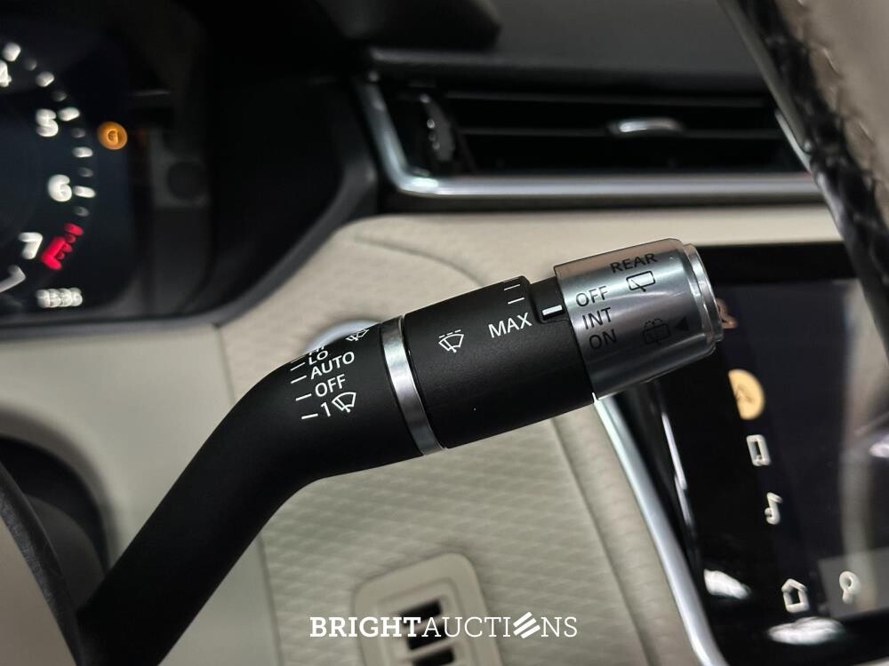 Land Rover Range Rover Velar 2.0 P400e R-Dynamic HSE 300hp 2021 (Original-NL), L-870-KS