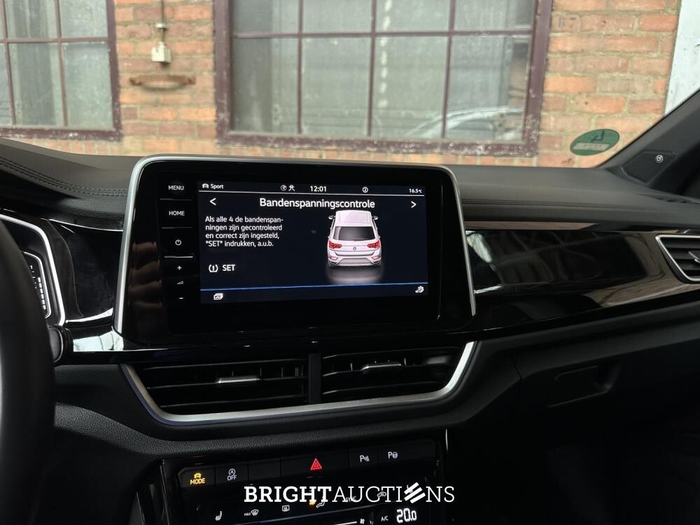 Volkswagen T-Roc R-line 1.5 150hp 2024