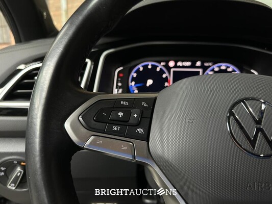 Volkswagen T-Roc R-line 1.5 150hp 2024