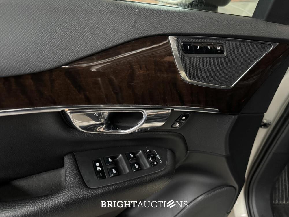 Volvo XC90 2.0 T6 AWD Inscription 320hp 2015, ZR-425-V