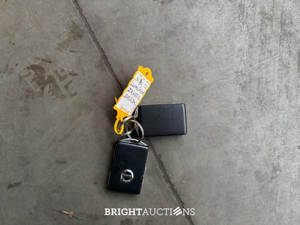 Volvo XC90 2.0 T6 AWD Inscription 320hp 2015, ZR-425-V