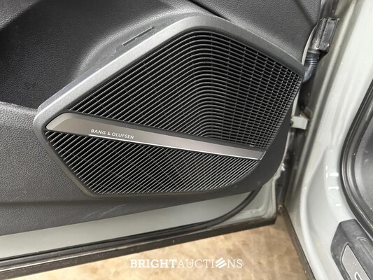 Audi Q5 2.0 TFSI Quattro Sport S Line Black Edition 252pk 2018 (Origineel-NL + 1e Eigenaar), TT-931-B