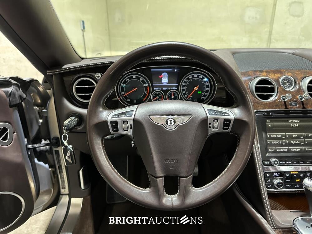 Bentley Continental GTC 4.0 V8 529pk 2013